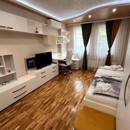 Луксозен Апартамент В Сърцето На Бургас Exterior foto